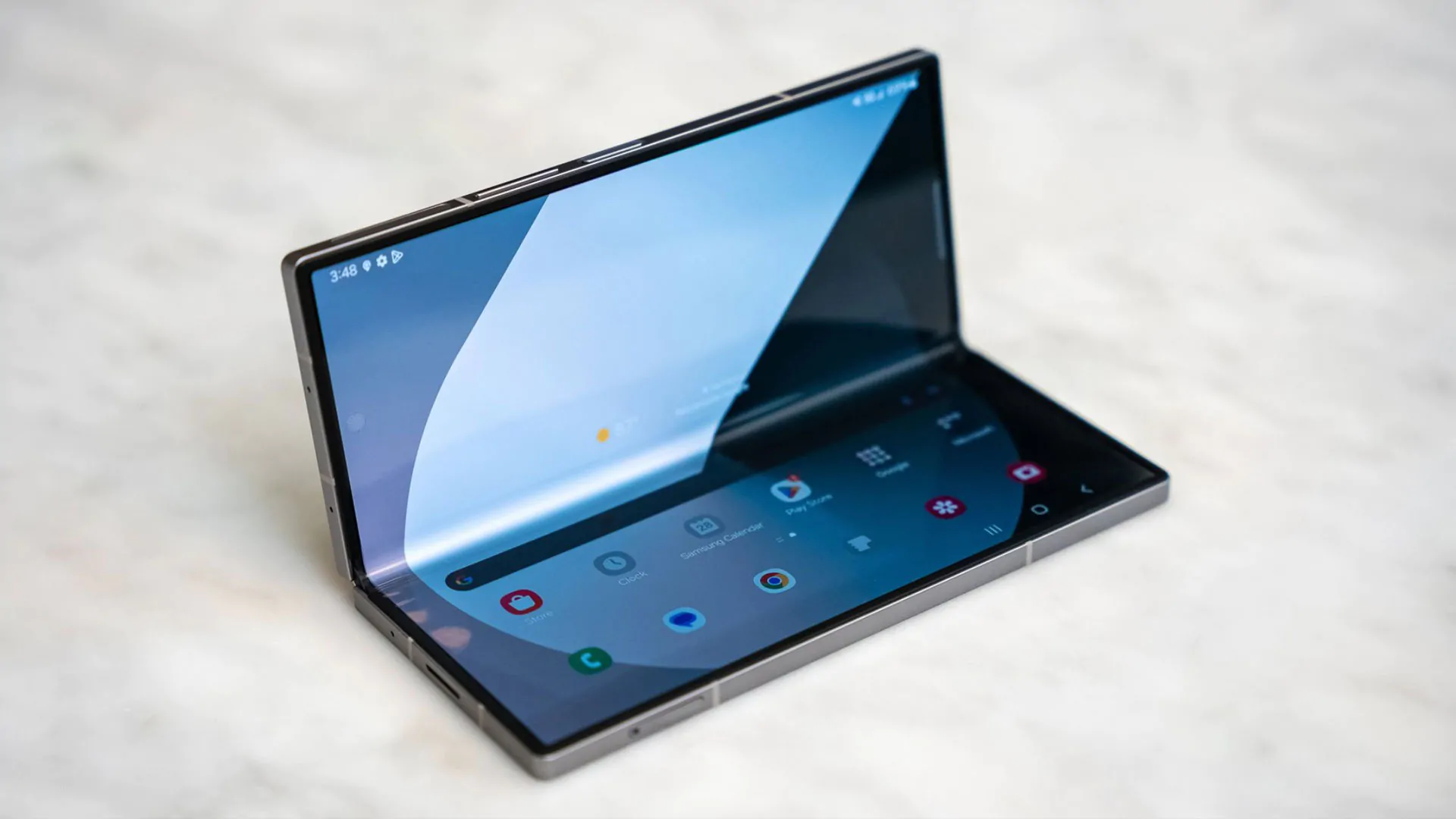 Galaxy Z Fold 7: A Sofisticação do dobrável atinge um novo patamar